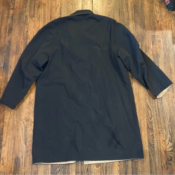 Reversible, trenchcoat beige and black - Picture 3 of 11